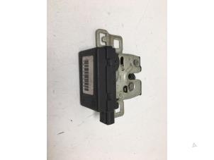 Used Tailgate lock mechanism Mini Mini (R56) 1.6 16V Cooper Price € 12,50 Margin scheme offered by F. van den Mosselaar autodemontage