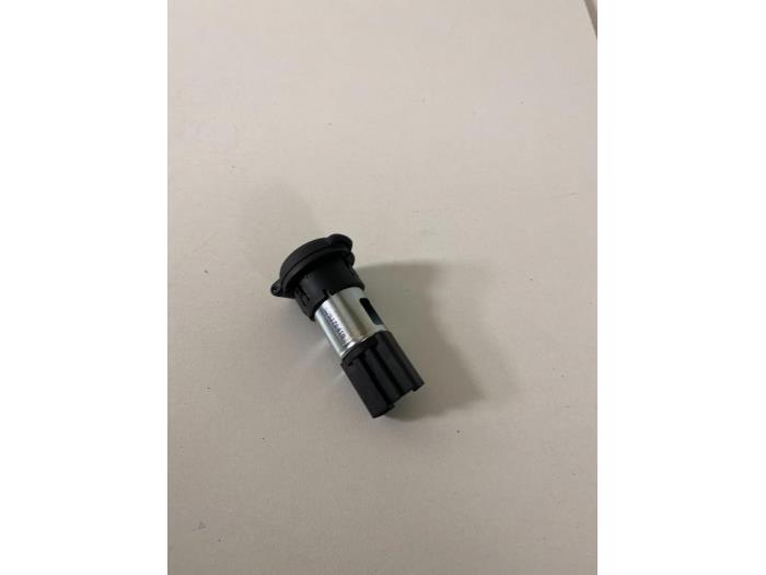 12 V socket