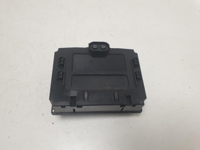 Begagnade Innerdisplay Opel Zafira (F75) 1.8 16V Pris € 15,00 Marginaltabell erbjuds av F. van den Mosselaar autodemontage