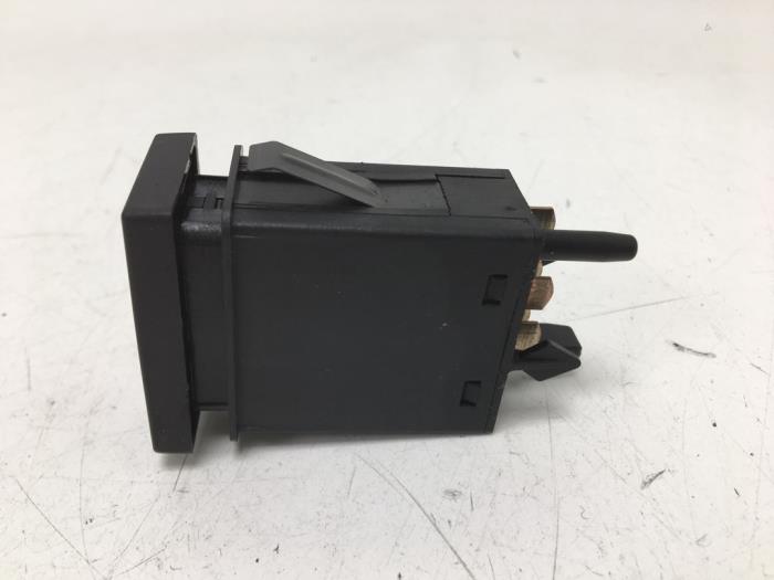 Frontscreen heating switch from a Volkswagen Sharan (7M8/M9/M6) 1.9 TDI 130 2005
