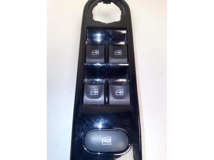 Multi-functional window switch from a Renault Clio IV Estate/Grandtour (7R) 1.5 Energy dCi 90 FAP 2014