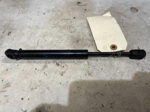 Gebrauchte Gasdämpfer rechts hinten BMW 5 serie Touring (E61) 530d 24V Preis € 10,00 Margenregelung angeboten von F. van den Mosselaar autodemontage