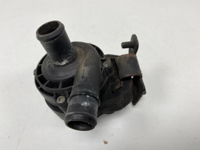 Begagnade Vattenpump Mercedes E Combi (S211) 2.2 E-220 CDI 16V Pris € 20,00 Marginaltabell erbjuds av F. van den Mosselaar autodemontage