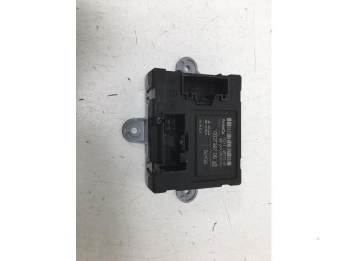 Central electronic module from a Ford Fiesta 6 (JA8) 1.0 EcoBoost 12V 100 2015