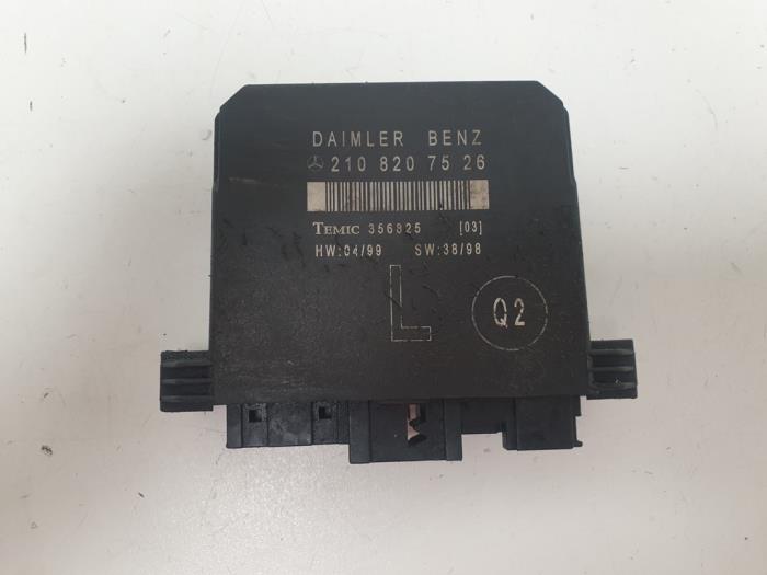 Usados Módulo electrónico central Mercedes E (W210) 2.0 E-200 D 16V Precio € 10,00 Norma de margen ofrecido por F. van den Mosselaar autodemontage