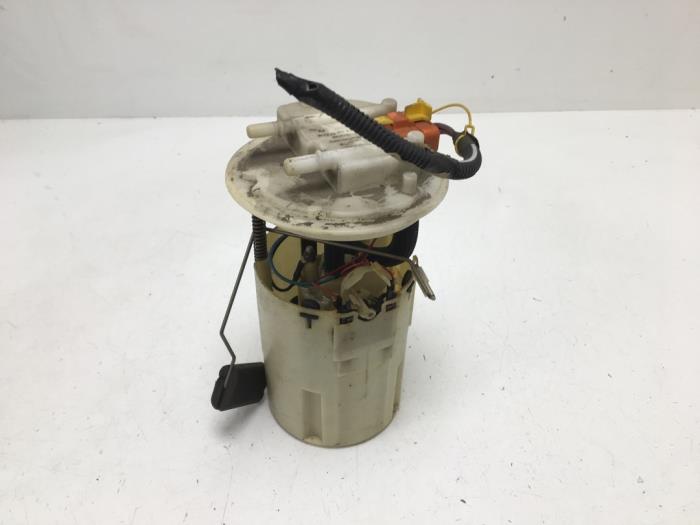 Begagnade Boosterpump Fiat Stilo (192A/B) 1.9 JTD 80 Pris € 25,00 Marginaltabell erbjuds av F. van den Mosselaar autodemontage