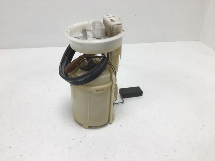 Usagé Pompe à carburant Audi A3 (8L1) 1.6 Prix € 25,00 Règlement à la marge proposé par F. van den Mosselaar autodemontage
