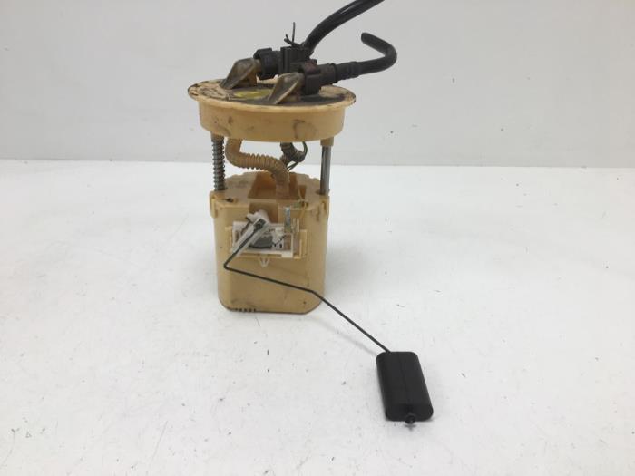 Gebrauchte Kraftstoffpumpe Elektrisch Ford Fiesta 6 (JA8) 1.6 TDCi 16V Preis € 35,00 Margenregelung angeboten von F. van den Mosselaar autodemontage