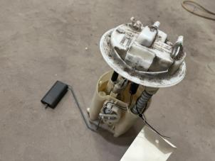 Usados Bomba eléctrica de combustible Peugeot 206 (2A/C/H/J/S) 1.1 XN,XR Precio € 25,00 Norma de margen ofrecido por F. van den Mosselaar autodemontage