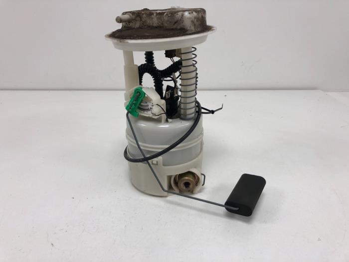 Gebrauchte Kraftstoffpumpe Elektrisch Renault Modus/Grand Modus (JP) 1.4 16V Preis € 35,00 Margenregelung angeboten von F. van den Mosselaar autodemontage