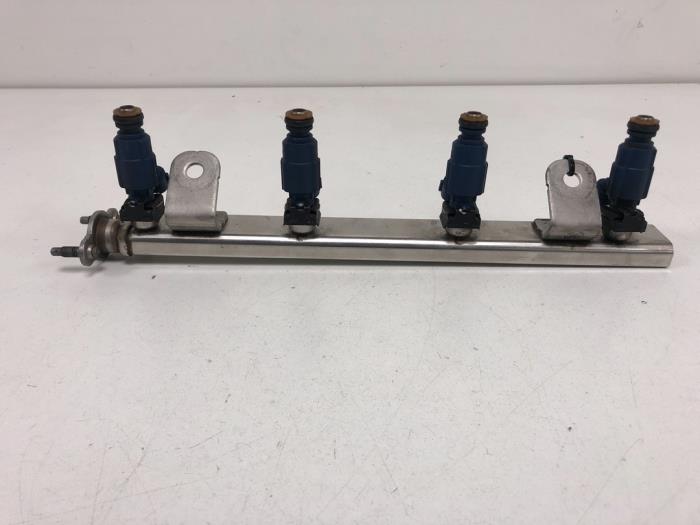 Fuel injector nozzle Hyundai iX20 1.4i 16V - 353102B000 G4FA