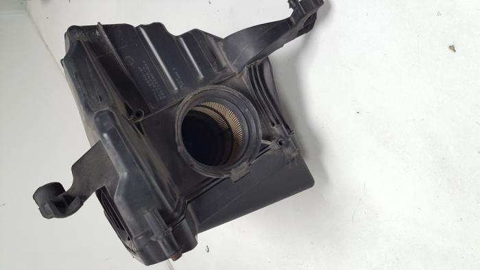Gebrauchte Luftfiltergehäuse Ford Focus 2 2.0 TDCi 16V Preis € 15,00 Margenregelung angeboten von F. van den Mosselaar autodemontage