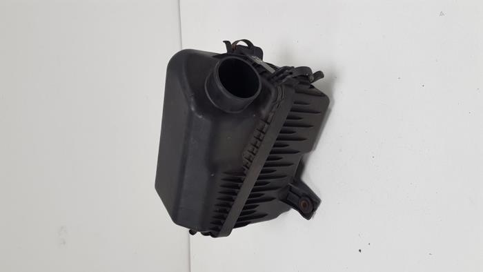 Begagnade Luftfilterhus Hyundai Getz 1.3i 12V Pris € 15,00 Marginaltabell erbjuds av F. van den Mosselaar autodemontage