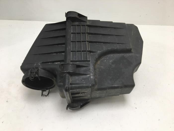Begagnade Luftfilterhus Landrover Range Rover II Pris € 25,00 Marginaltabell erbjuds av F. van den Mosselaar autodemontage