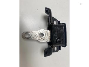 Motorlager van een Ford Fiesta 6 (JA8) 1.25 16V 2009