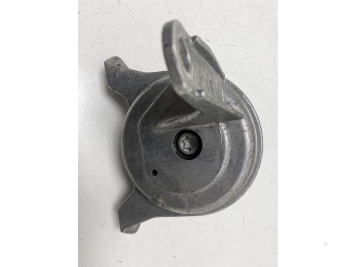 Used Engine mount Opel Zafira (M75) 1.7 CDTi 16V Price € 15,00 Margin scheme offered by F. van den Mosselaar autodemontage