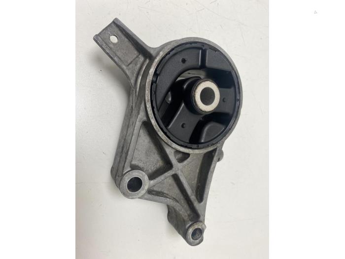 Engine mount from a Opel Signum (F48) 2.2 DGI 16V 2004