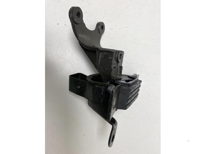 Used Engine mount Fiat Doblo Cargo (223) 1.9 JTD Price € 15,00 Margin scheme offered by F. van den Mosselaar autodemontage