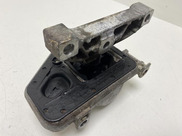 Engine mount from a Citroën C3 (FC/FL/FT) 1.4 2003