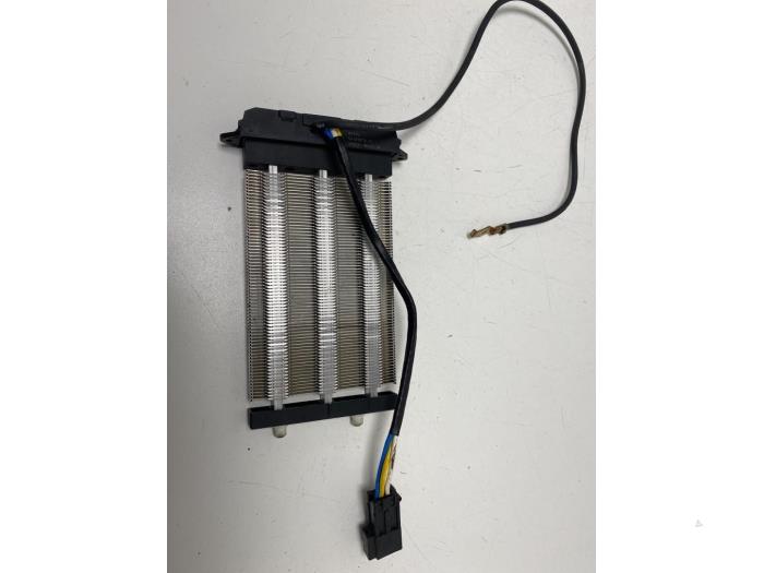 Radiador de calefactor de un Ford Fiesta 6 (JA8) 1.0 EcoBoost 12V 100 2014