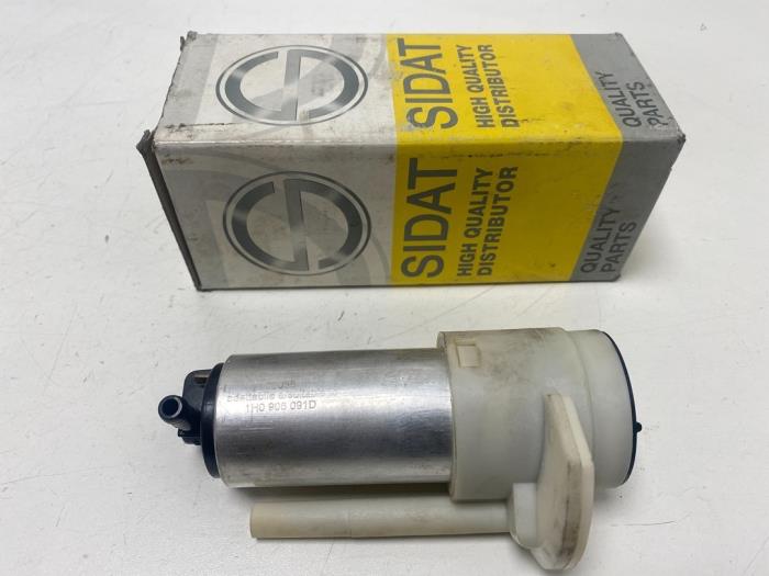 Usagé Pompe à carburant Volkswagen Golf III (1H1) 1.4 CL Prix € 10,00 Règlement à la marge proposé par F. van den Mosselaar autodemontage