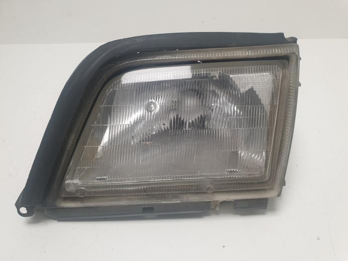 Używane Reflektor lewy Mercedes SL (R129) 5.0 SL-500 (500 SL) V8 32V Cena € 75,00 Procedura marży oferowane przez F. van den Mosselaar autodemontage