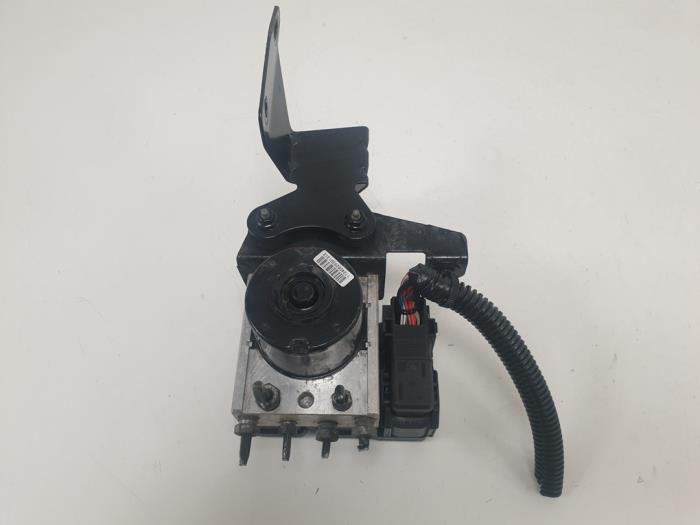 Gebrauchte ABS Pumpe Ford Transit Connect 1.8 TDCi 90 Preis € 15,00 Margenregelung angeboten von F. van den Mosselaar autodemontage