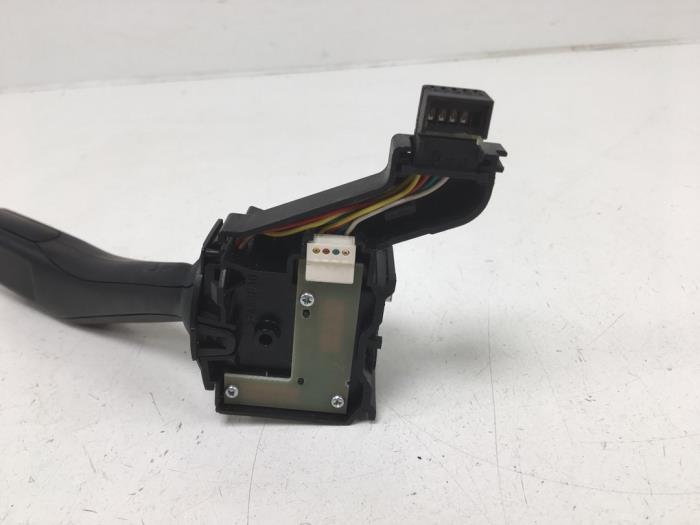 Indicator switch from a Seat Leon (1P1) 1.6 2010
