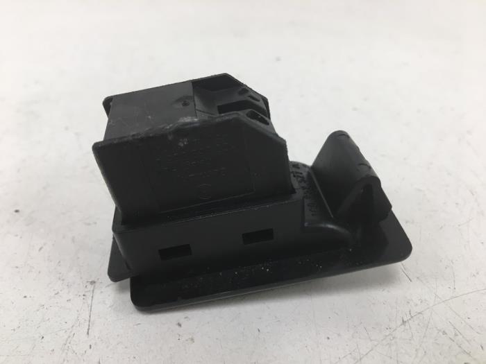 Electric window switch from a Volkswagen New Beetle (9C1/9G1) 2.0 2000