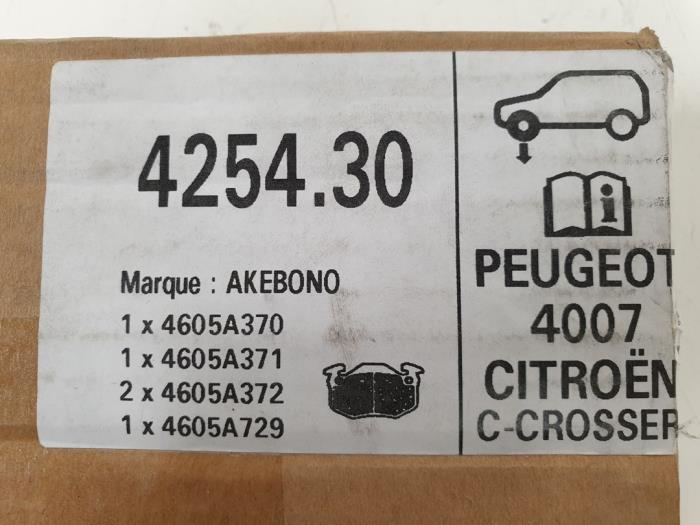 Plaquette de frein avant d'un Peugeot 4007 (VU/VV) 2.2 HDiF 16V 2010