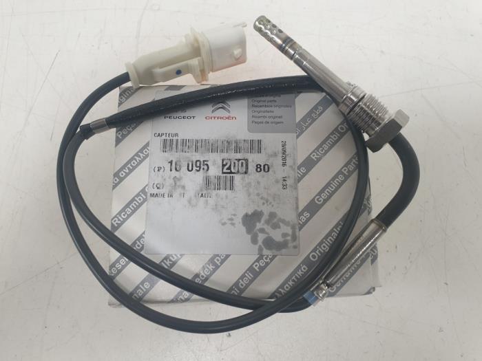 Usagé Sensor température d’échappement Citroen Jumper (U9) 3.0 HDi 155 Euro 5 Prix € 35,00 Règlement à la marge proposé par F. van den Mosselaar autodemontage