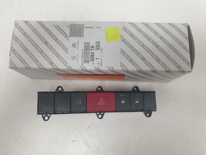 Gebrauchte Schalter Citroen Jumper (U9) 2.2 HDi 100 Euro 4 Preis € 15,00 Margenregelung angeboten von F. van den Mosselaar autodemontage