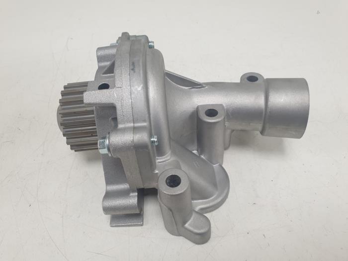 Water pump from a Citroën C4 Picasso (UD/UE/UF) 1.8 16V 2009