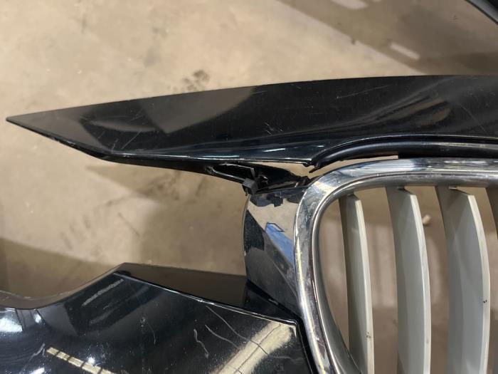 Front bumper from a BMW 3 serie (F30) 316d 2.0 16V 2012