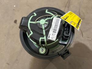 Używane Silnik wentylatora nagrzewnicy Citroen C4 Berline (NC) 1.6 Hdi 90 Cena € 25,00 Procedura marży oferowane przez F. van den Mosselaar autodemontage