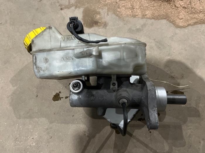 Used Master cylinder Volkswagen Transporter T5 2.5 TDi PF Price € 15,00 Margin scheme offered by F. van den Mosselaar autodemontage