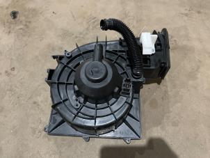 Usados Motor de ventilador de calefactor Nissan Primera (P12) 1.8 16V Precio € 25,00 Norma de margen ofrecido por F. van den Mosselaar autodemontage