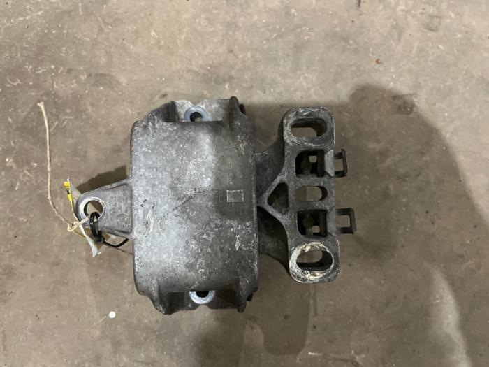 Used Engine mount Audi A3 (8L1) 1.6 Price € 15,00 Margin scheme offered by F. van den Mosselaar autodemontage
