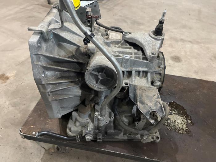 Gearbox from a Nissan Note (E11) 1.6 16V 2010