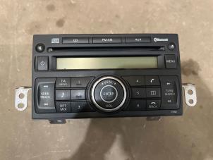 Used Radio CD player Nissan Note (E11) 1.6 16V Price € 35,00 Margin scheme offered by F. van den Mosselaar autodemontage