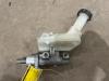 Master cylinder from a Nissan Note (E11) 1.6 16V 2010