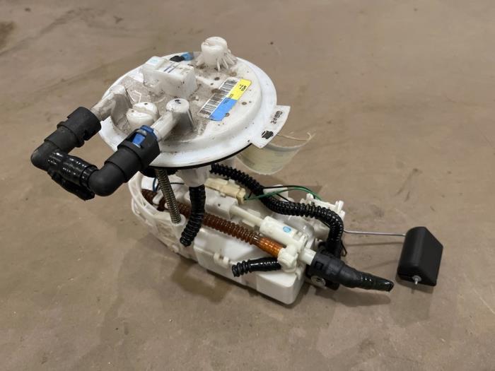 Usagé Pompe à carburant Cadillac STS (K63) 3.6 V6 24V VVT Li Prix € 50,00 Règlement à la marge proposé par F. van den Mosselaar autodemontage