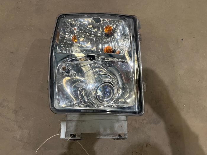Używane Reflektor lewy Cadillac STS (K63) 3.6 V6 24V VVT Li Cena € 50,00 Procedura marży oferowane przez F. van den Mosselaar autodemontage