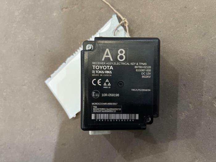 Używane Keyless Entry-Antena Toyota Corolla Touring Sport (E21/EH1) 1.8 16V Hybrid Cena € 15,00 Procedura marży oferowane przez F. van den Mosselaar autodemontage