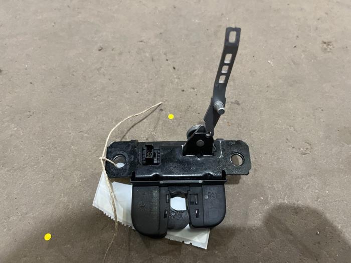Tailgate lock mechanism Volkswagen Touareg 3.0 TDI V6 24V 7L6827505H
