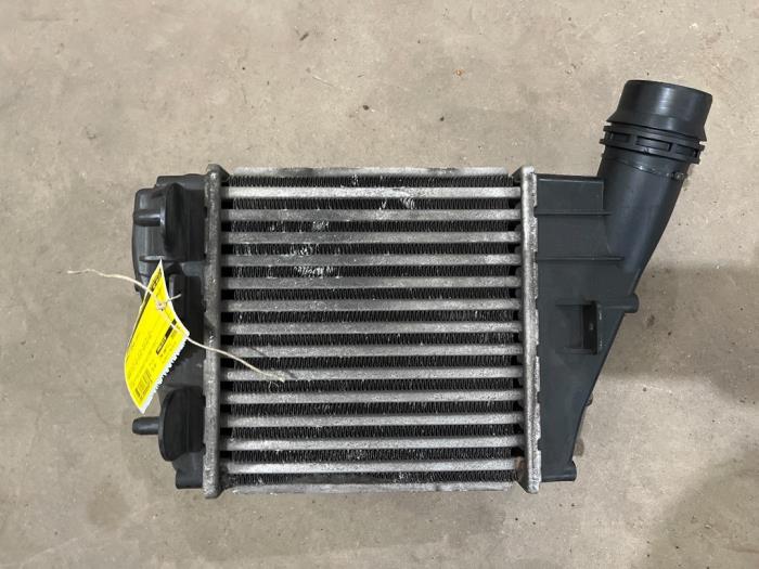 Usados Intercooler Renault Twingo II (CN) 1.5 dCi 75 FAP Precio € 25,00 Norma de margen ofrecido por F. van den Mosselaar autodemontage