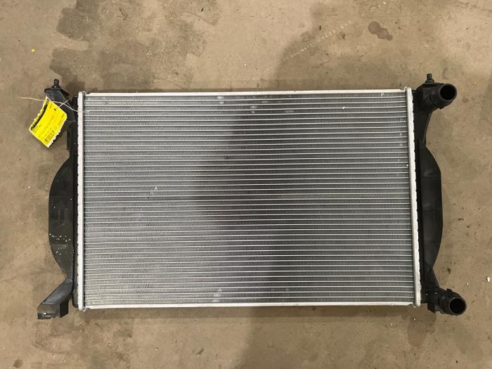 Radiator from a Audi A4 (B6) 1.8 T 20V 2002