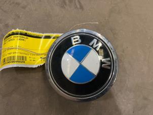 Gebrauchte Heckklappengriff BMW 1 serie (E87/87N) 120d 16V Preis € 10,00 Margenregelung angeboten von F. van den Mosselaar autodemontage