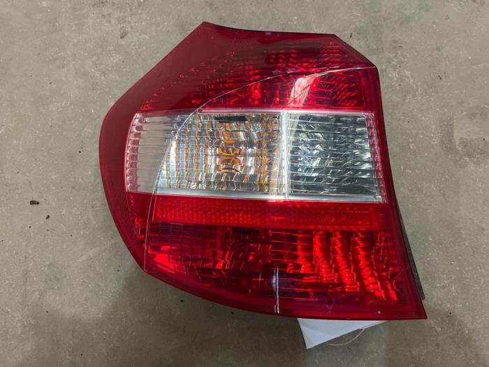 Taillight, left from a BMW 1 serie (E87/87N) 120d 16V 2006