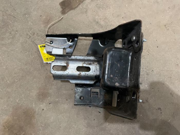 Usagé Support moteur Peugeot 208 I (CA/CC/CK/CL) 1.4 HDi Prix € 15,00 Règlement à la marge proposé par F. van den Mosselaar autodemontage